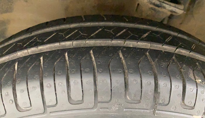 2011 Maruti Zen Estilo LXI, Petrol, Manual, 59,554 km, Left Front Tyre Tread