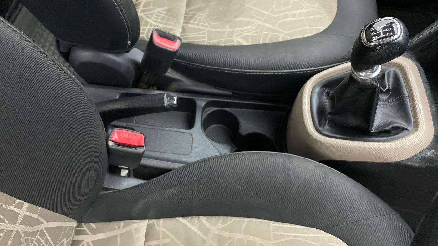 2015 Hyundai Grand i10 SPORTZ 1.2 KAPPA VTVT, Petrol, Manual, 96,060 km, Gear Lever