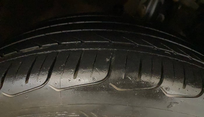 2016 Maruti Baleno ZETA PETROL 1.2, Petrol, Manual, 71,823 km, Right Front Tyre Tread