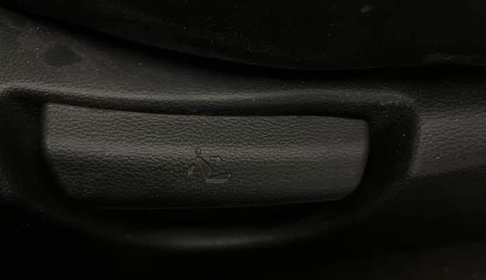 2018 Hyundai Grand i10 SPORTZ (O) AT 1.2 KAPPA VTVT, Petrol, Automatic, 31,128 km, Driver Side Adjustment Panel