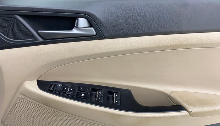 2017 Hyundai Tucson 2WD AT GL PETROL , Petrol, Automatic, 57,508 km, Driver Side Door Panels Control