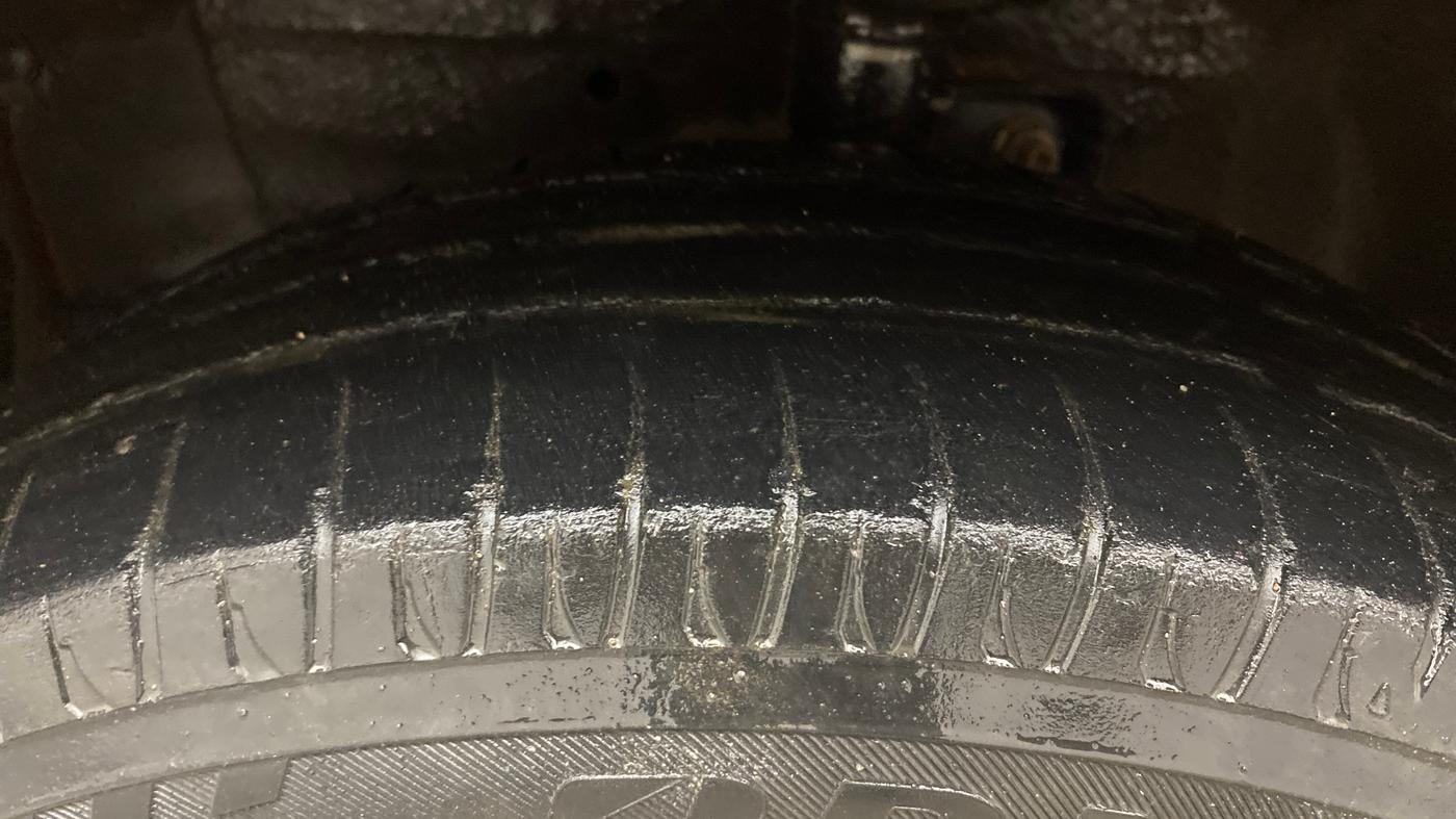2014 Maruti Celerio VXI AMT, Petrol, Automatic, 1,48,663 km, Left Front Tyre Tread