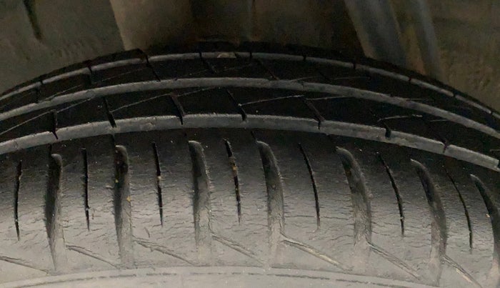 2020 Renault Kwid CLIMBER 1.0 (O), Petrol, Manual, 23,924 km, Right Rear Tyre Tread
