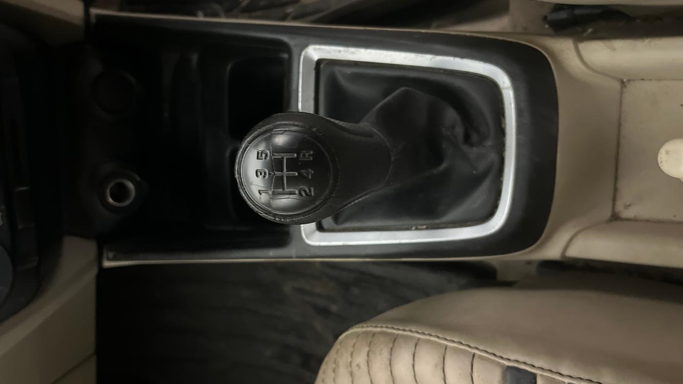 2019 Maruti Dzire LXI, Petrol, Manual, 48,738 km, Gear Lever