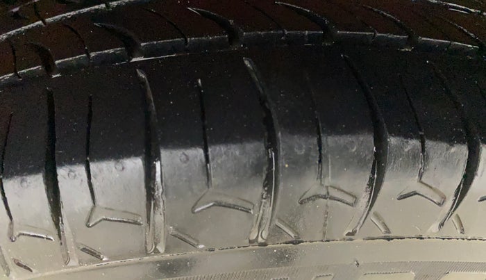 2021 Maruti Alto LXI CNG, CNG, Manual, 1,00,942 km, Left Rear Tyre Tread