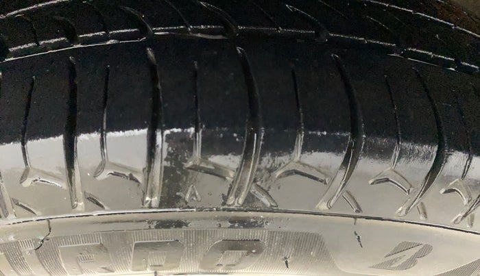 2021 Maruti Alto LXI CNG, CNG, Manual, 1,00,942 km, Right Front Tyre Tread