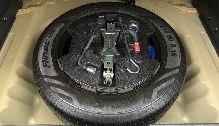 2018 Maruti Vitara Brezza ZDI PLUS DUAL TONE, Diesel, Manual, 21,636 km, Spare Tyre