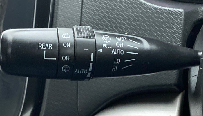 2018 Maruti Vitara Brezza ZDI PLUS DUAL TONE, Diesel, Manual, 21,636 km, Rain Sensing Wipers