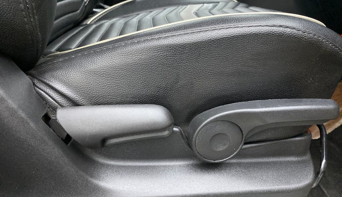 2018 Maruti Vitara Brezza ZDI PLUS DUAL TONE, Diesel, Manual, 21,636 km, Driver Side Adjustment Panel