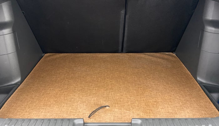 2018 Maruti Vitara Brezza ZDI PLUS DUAL TONE, Diesel, Manual, 21,636 km, Boot Inside