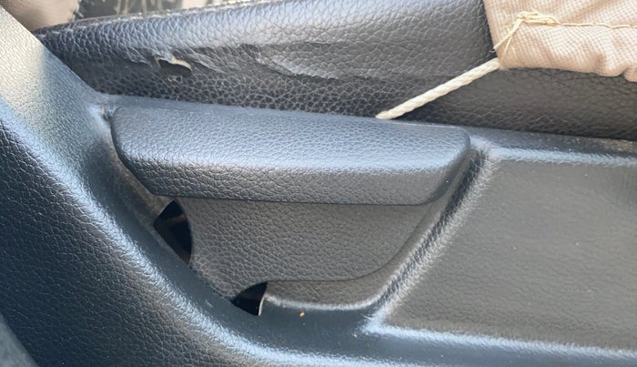 2014 Hyundai Eon ERA +, Petrol, Manual, 69,866 km, Driver Side Adjustment Panel