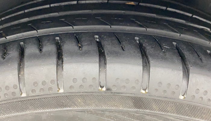 2018 Volkswagen Polo HIGHLINE PLUS 1.0 16 ALLOY, Petrol, Manual, 39,639 km, Left Rear Tyre Tread