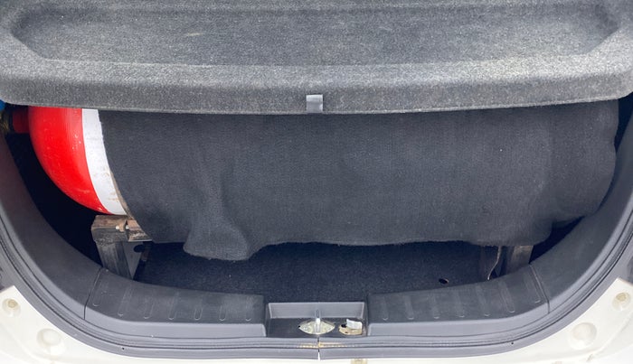 2014 Maruti Wagon R 1.0 VXI, CNG, Manual, 93,916 km, Boot Inside