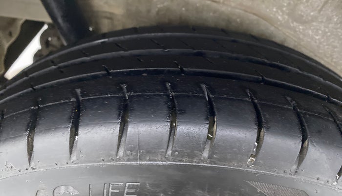 2014 Maruti Wagon R 1.0 VXI, CNG, Manual, 93,916 km, Right Rear Tyre Tread