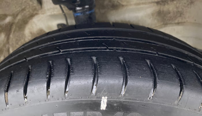 2014 Maruti Wagon R 1.0 VXI, CNG, Manual, 93,916 km, Right Front Tyre Tread