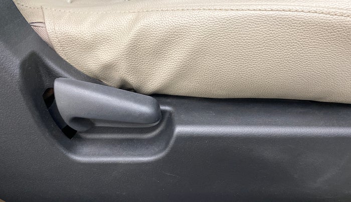 2014 Maruti Wagon R 1.0 VXI, CNG, Manual, 93,916 km, Driver Side Adjustment Panel