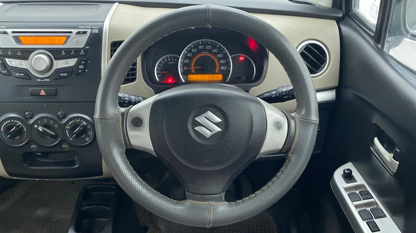 2014 Maruti Wagon R 1.0 VXI, CNG, Manual, 93,916 km, Steering Wheel Close Up