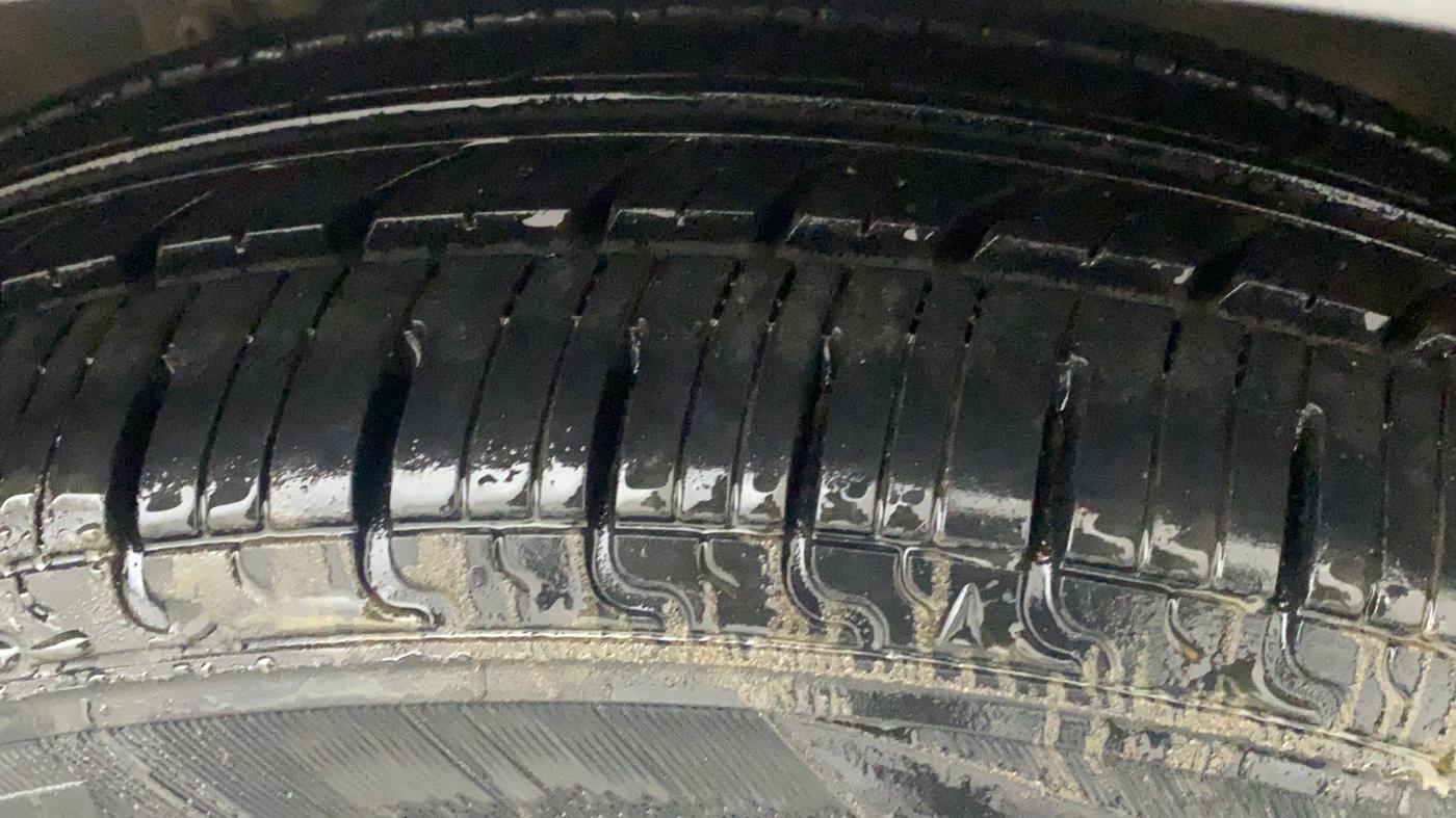 2015 Maruti Celerio ZXI, Petrol, Manual, 40,763 km, Right Front Tyre Tread