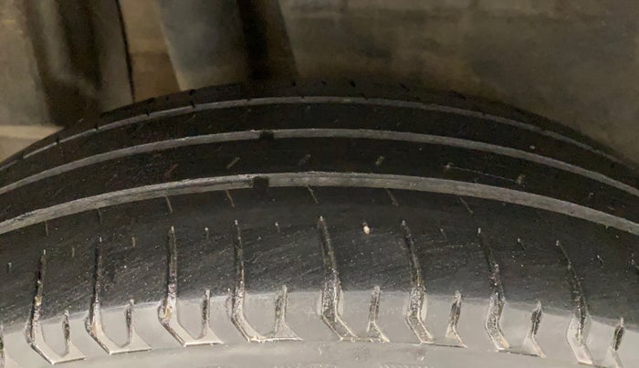 2017 Maruti Dzire VDI AMT, Diesel, Automatic, 56,164 km, Right Rear Tyre Tread