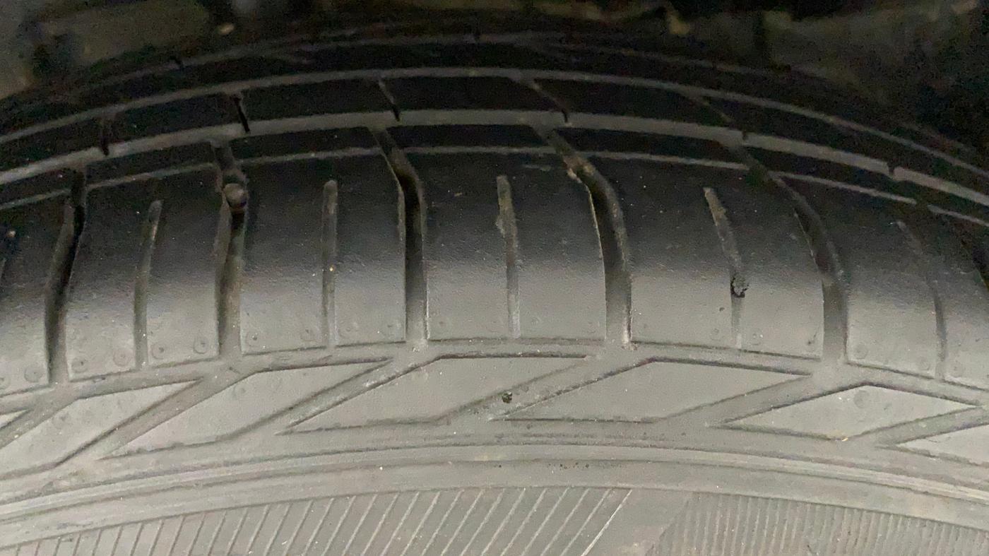 2022 Tata NEXON XZ PLUS PETROL SUNROOF, Petrol, Manual, 21,527 km, Right Front Tyre Tread