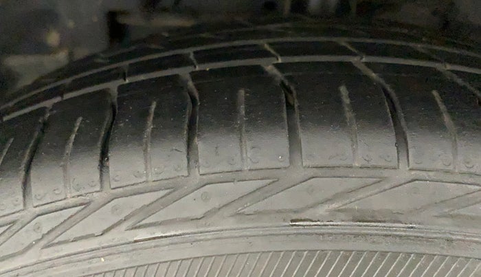 2022 Tata NEXON XZ PLUS PETROL SUNROOF, Petrol, Manual, 21,527 km, Left Front Tyre Tread