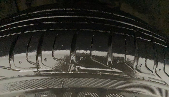 2019 Tata NEXON XZA PLUS DIESEL, Diesel, Automatic, 99,105 km, Right Front Tyre Tread