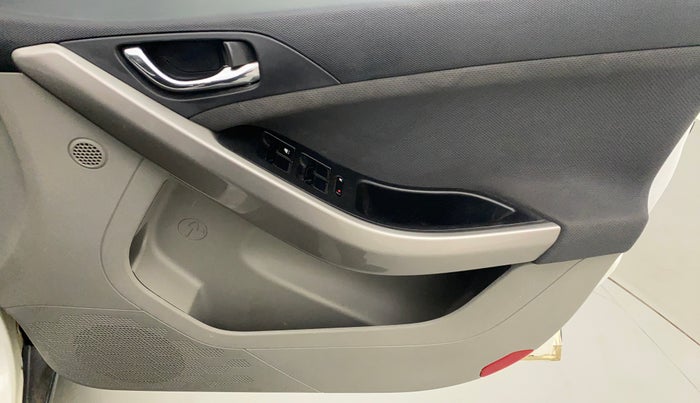 2019 Tata NEXON XZA PLUS DIESEL, Diesel, Automatic, 99,105 km, Driver Side Door Panels Control