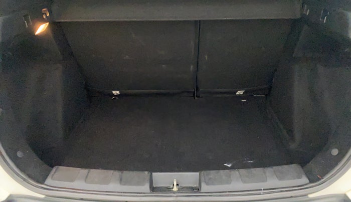 2019 Tata NEXON XZA PLUS DIESEL, Diesel, Automatic, 99,105 km, Boot Inside