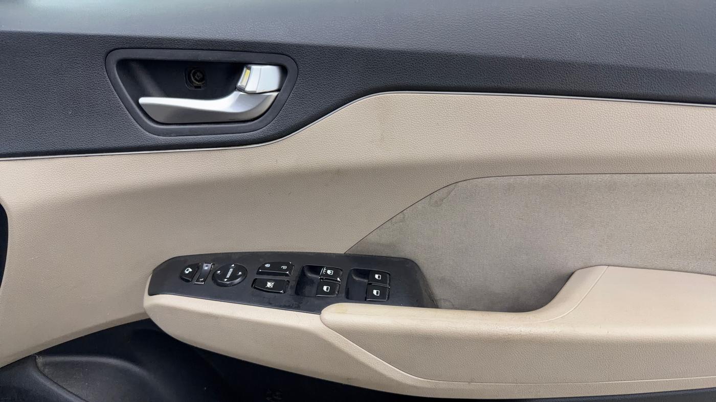 2021 Hyundai Verna SX 1.5 VTVT IVT, Petrol, Automatic, 93,911 km, Driver Side Door Panels Control