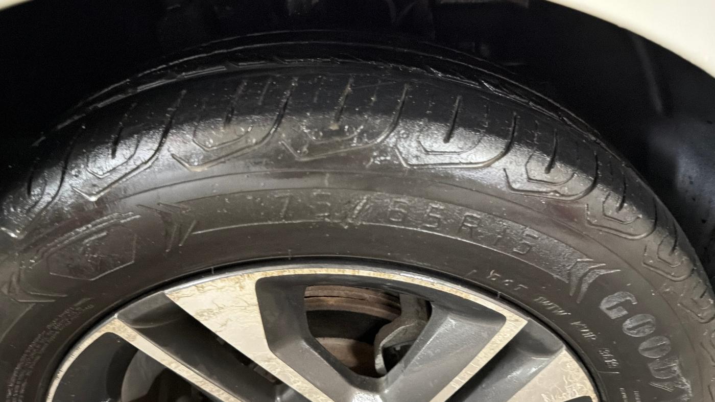 2018 Tata Tiago XZ PLUS PETROL, Petrol, Manual, 48,065 km, Right Front Tyre Tread