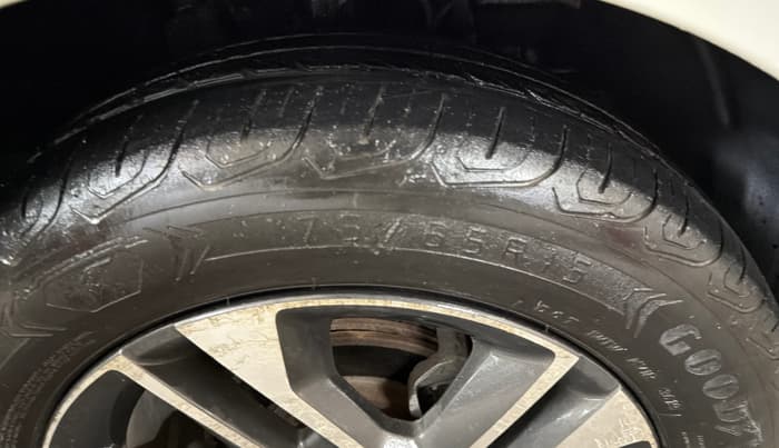 2018 Tata Tiago XZ PLUS PETROL, Petrol, Manual, 48,065 km, Right Front Tyre Tread
