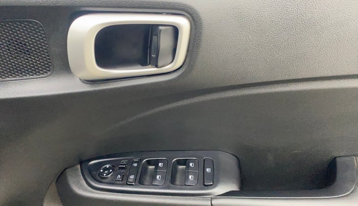 2020 Hyundai VENUE SX 1.0 (O) TURBO IMT DUAL TONE, Petrol, Manual, 56,298 km, Driver Side Door Panels Control