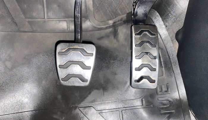 2020 Hyundai VENUE SX 1.0 (O) TURBO IMT DUAL TONE, Petrol, Manual, 56,298 km, Pedals