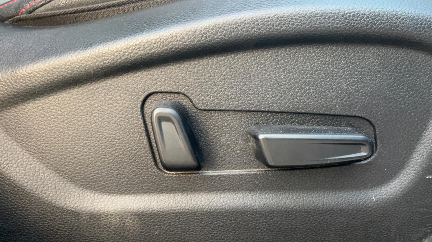 2019 KIA SELTOS GTX PLUS AT 1.5 DIESEL, Diesel, Automatic, 84,492 km, Driver Side Adjustment Panel