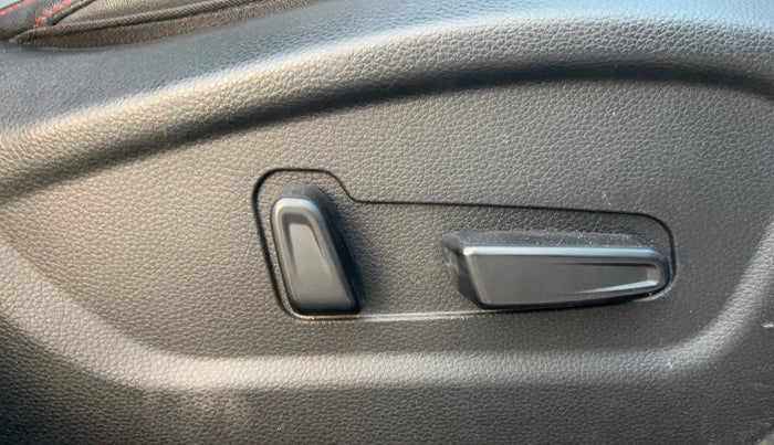 2019 KIA SELTOS GTX PLUS AT 1.5 DIESEL, Diesel, Automatic, 84,492 km, Driver Side Adjustment Panel