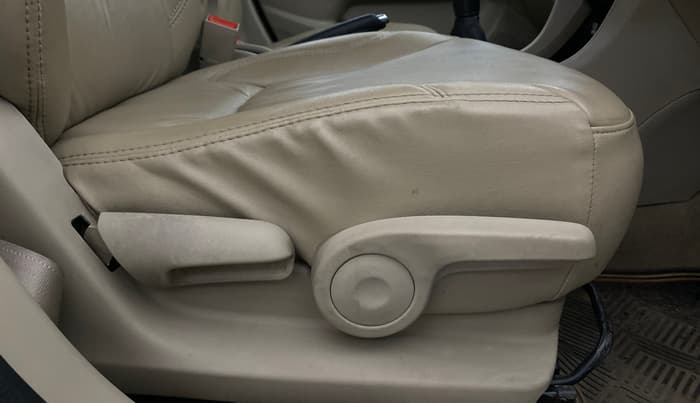2018 Maruti Ciaz ZETA 1.4  MT PETROL, Petrol, Manual, 44,318 km, Driver Side Adjustment Panel