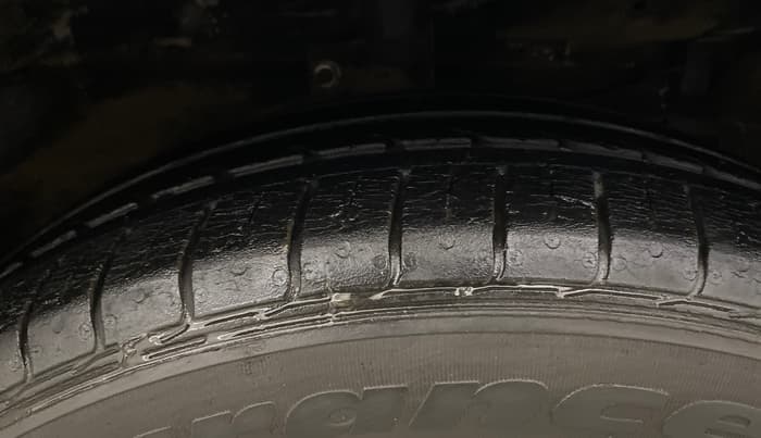2018 Maruti Ciaz ZETA 1.4  MT PETROL, Petrol, Manual, 44,318 km, Right Front Tyre Tread