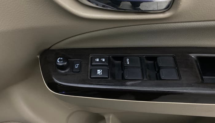 2018 Maruti Ciaz ZETA 1.4  MT PETROL, Petrol, Manual, 44,318 km, Driver Side Door Panels Control