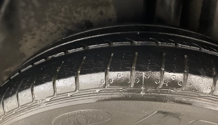 2018 Maruti Ciaz ZETA 1.4  MT PETROL, Petrol, Manual, 44,318 km, Left Rear Tyre Tread