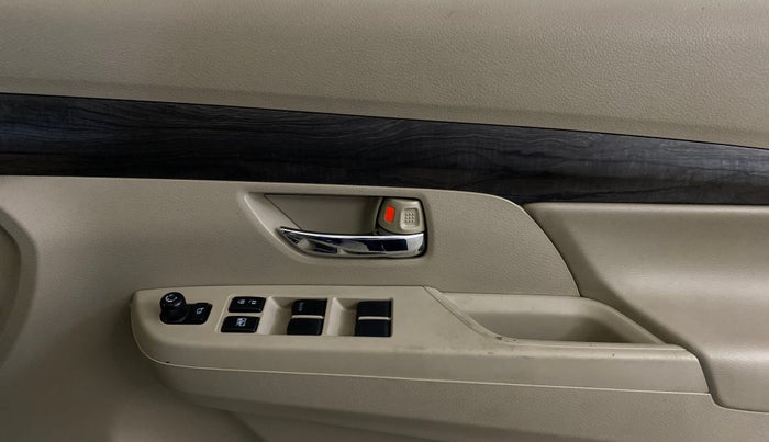 2023 Toyota RUMION V AT , Petrol, Automatic, 27,551 km, Driver Side Door Panels Control