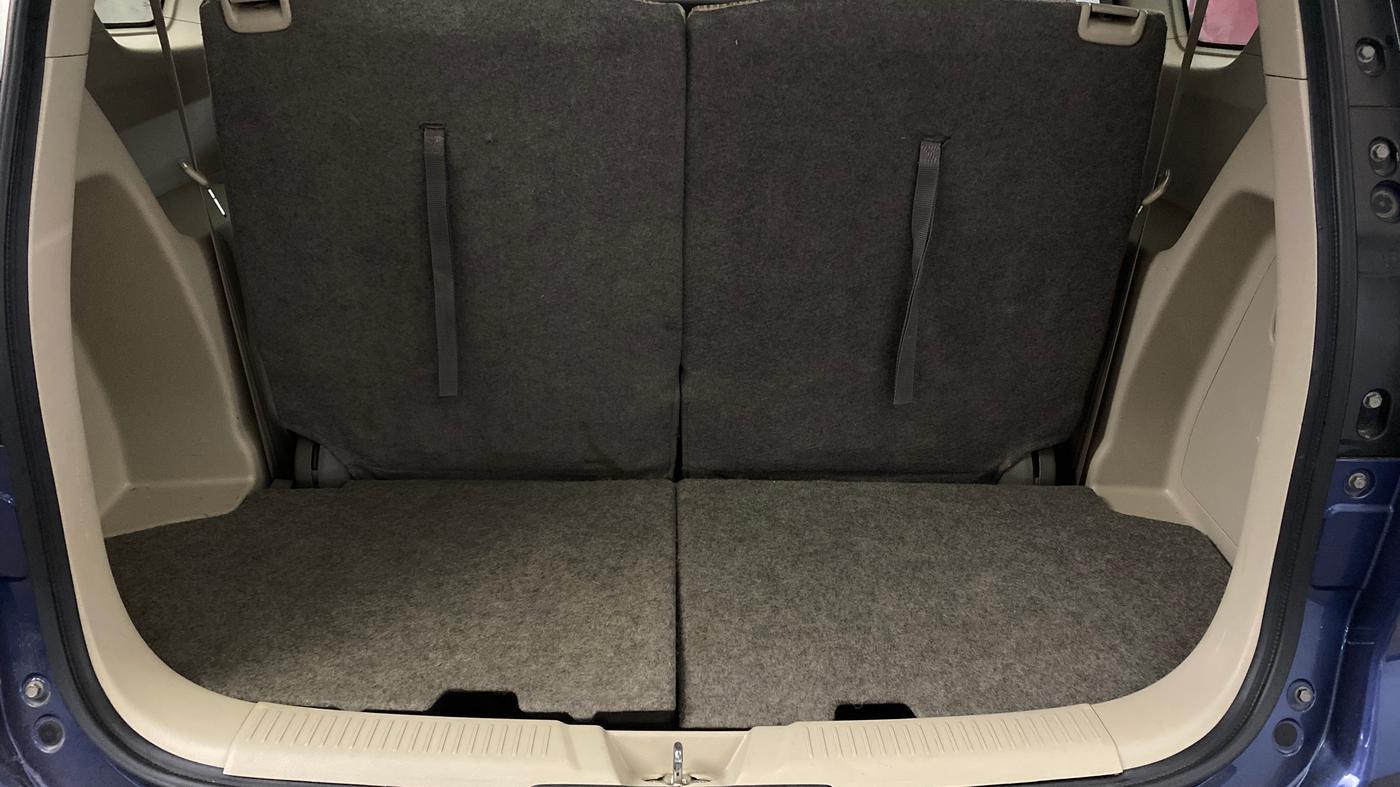 2023 Toyota RUMION V AT , Petrol, Automatic, 27,551 km, Boot Inside