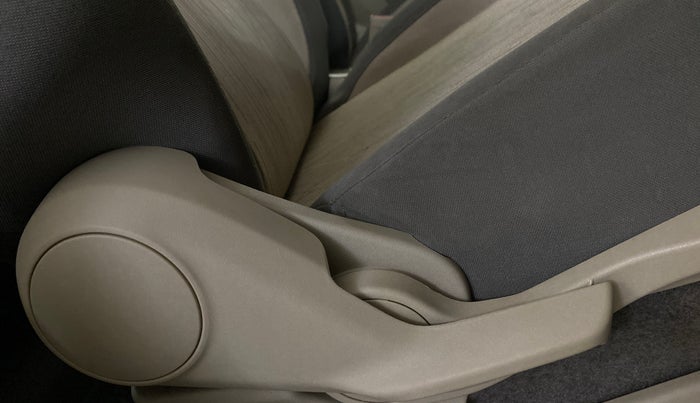 2023 Toyota RUMION V AT , Petrol, Automatic, 27,551 km, Driver Side Adjustment Panel