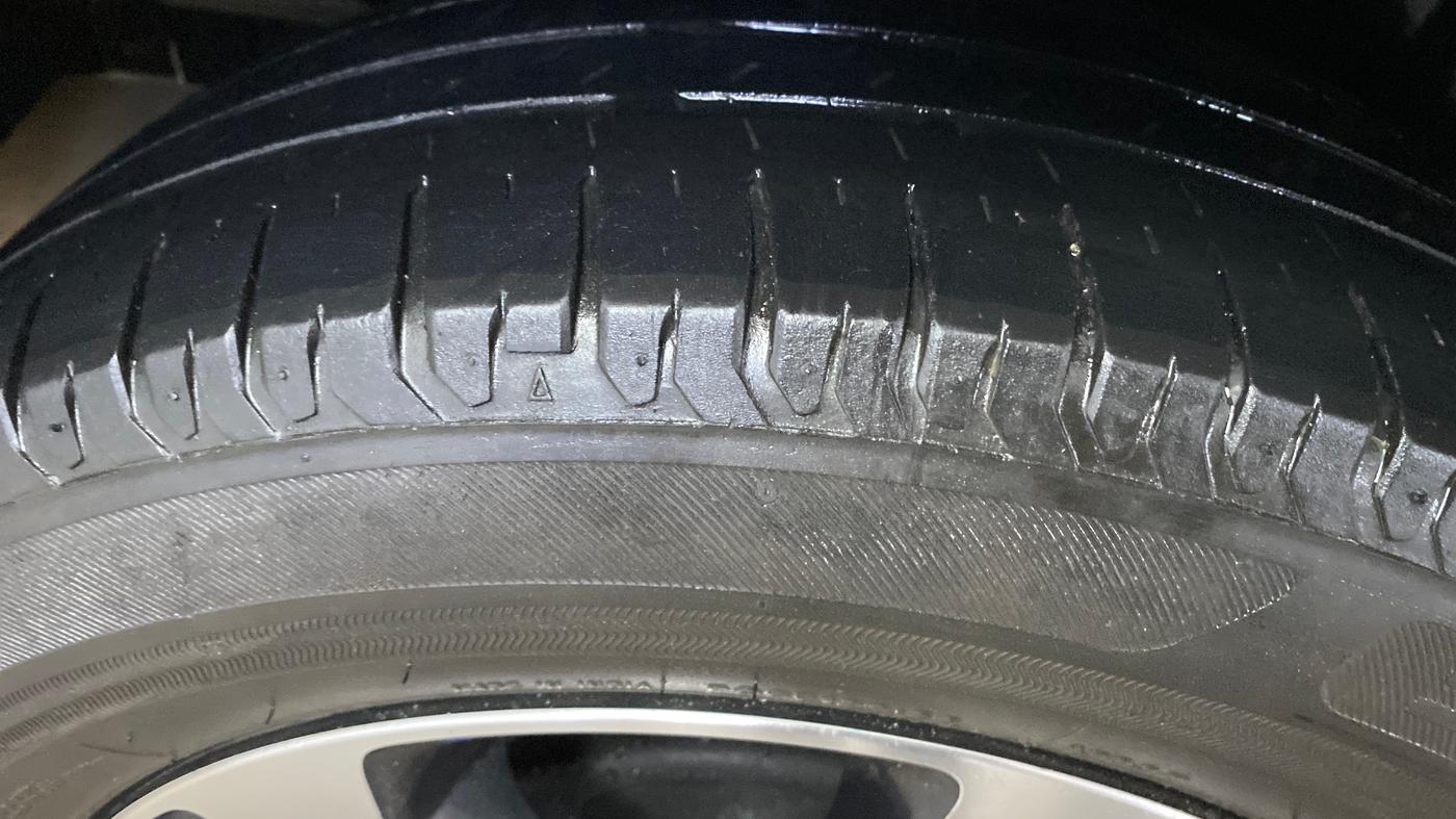 2023 Toyota RUMION V AT , Petrol, Automatic, 27,551 km, Right Rear Tyre Tread