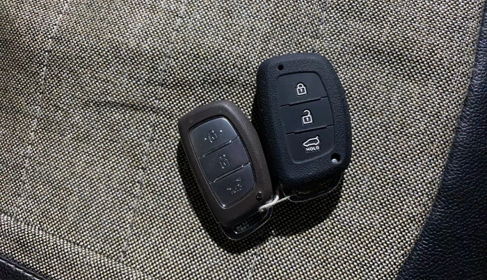 2014 Hyundai Xcent SX 1.2, Petrol, Manual, 43,010 km, Key Close Up