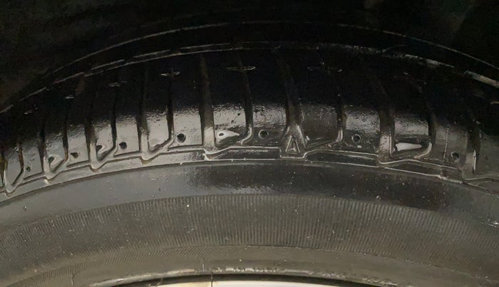 2014 Hyundai Xcent SX 1.2, Petrol, Manual, 43,010 km, Left Rear Tyre Tread