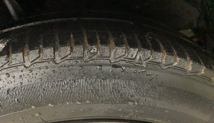 2014 Hyundai Xcent SX 1.2, Petrol, Manual, 43,010 km, Right Rear Tyre Tread