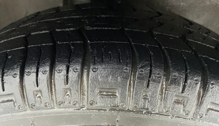 2017 Maruti Alto 800 LXI, Petrol, Manual, 30,027 km, Right Front Tyre Tread