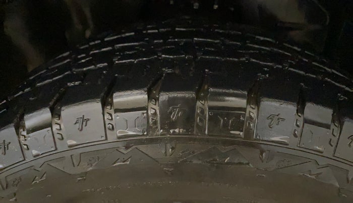 2023 Mahindra Thar LX P 2WD AT HT, Petrol, Automatic, 21,979 km, Right Front Tyre Tread