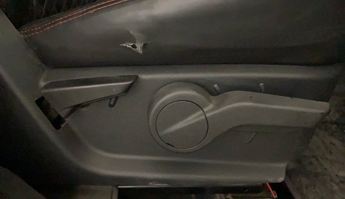 2023 Mahindra Thar LX P 2WD AT HT, Petrol, Automatic, 21,979 km, Driver Side Adjustment Panel