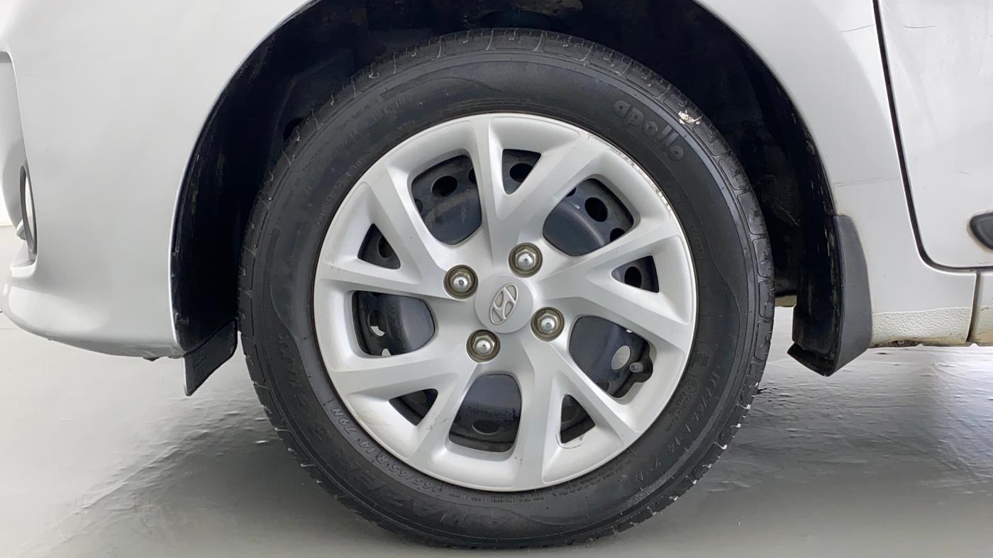 2017 Hyundai Grand i10 MAGNA 1.2 VTVT, Petrol, Manual, 15,419 km, Left Front Wheel